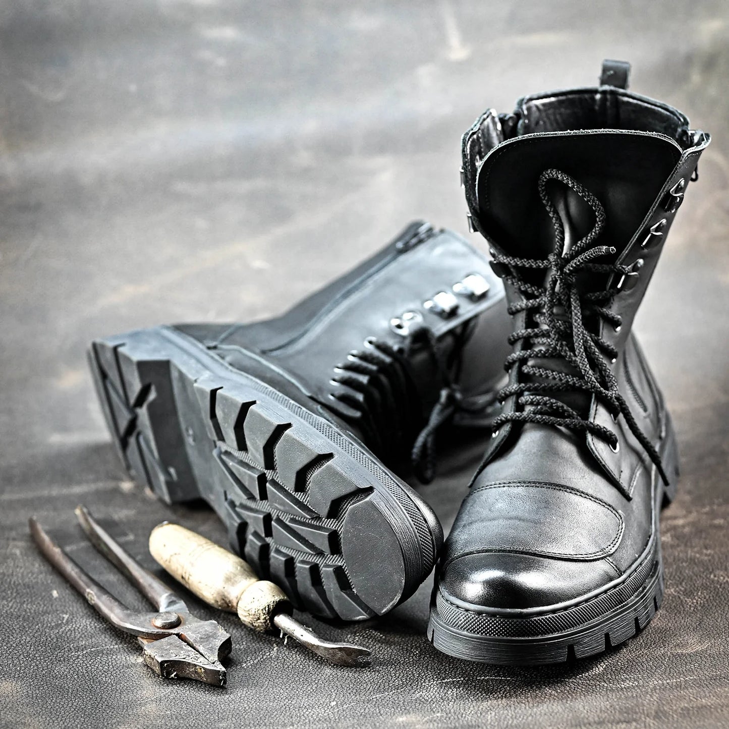 Buty Motocyklowe Męskie Gregory – Czarne Trzewiki Skórzane z Masywną Podeszwą | Jordan Handmade Shoes